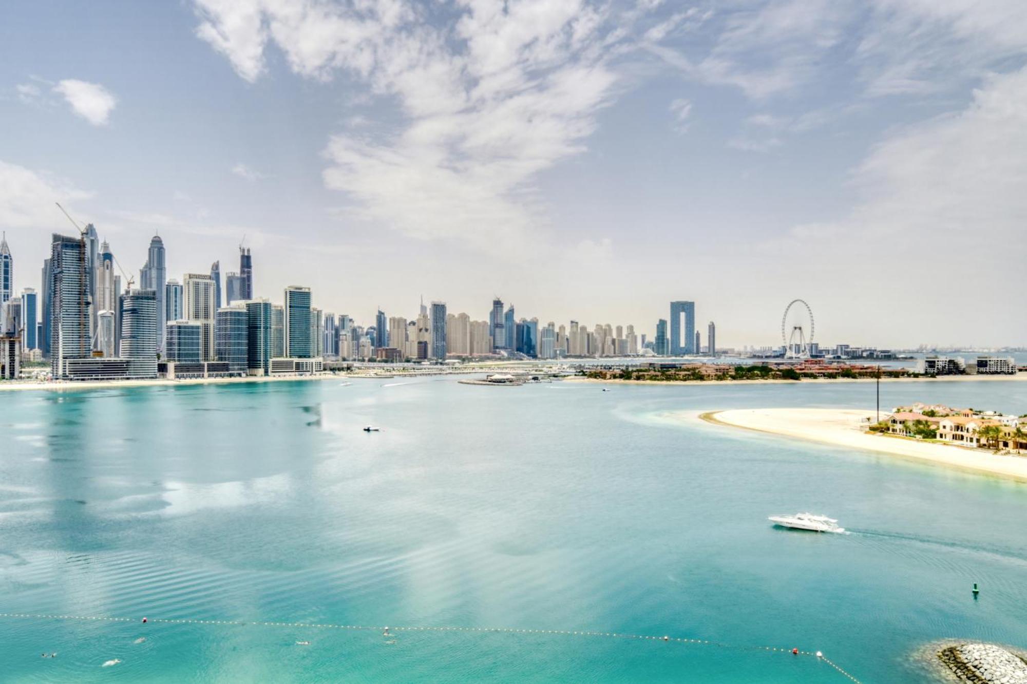 Oceana Residences, The Palm Jumeirah - Mint Stay Дубай Екстериор снимка