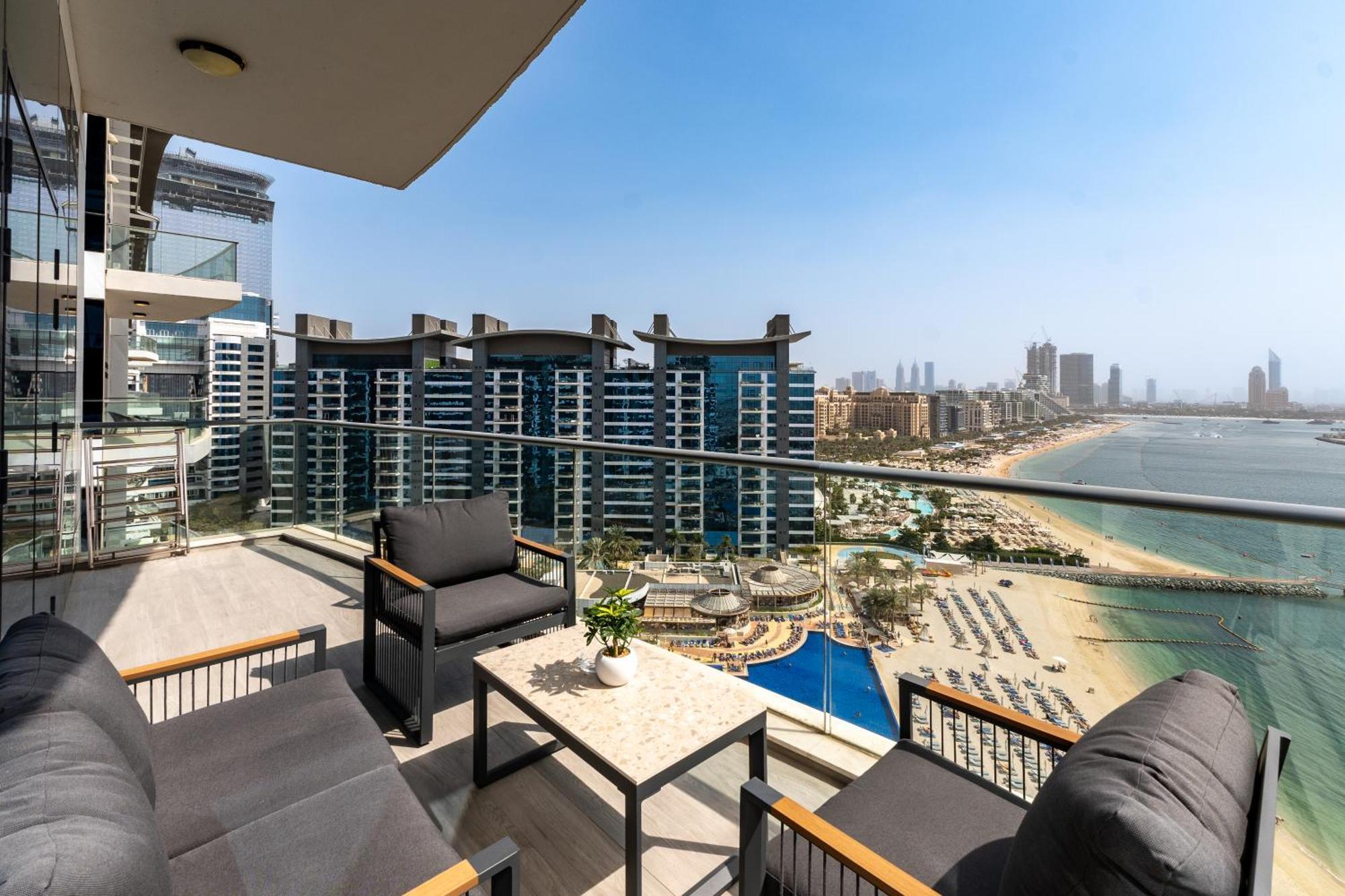 Oceana Residences, The Palm Jumeirah - Mint Stay Дубай Екстериор снимка