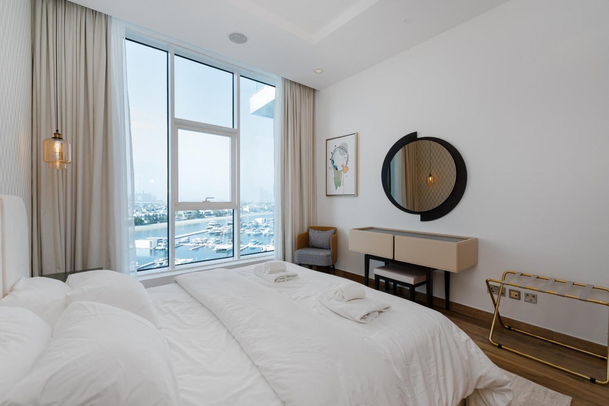 Oceana Residences, The Palm Jumeirah - Mint Stay Дубай Екстериор снимка