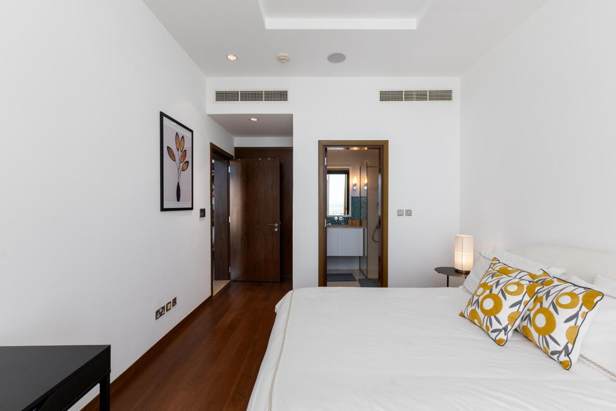 Oceana Residences, The Palm Jumeirah - Mint Stay Дубай Екстериор снимка
