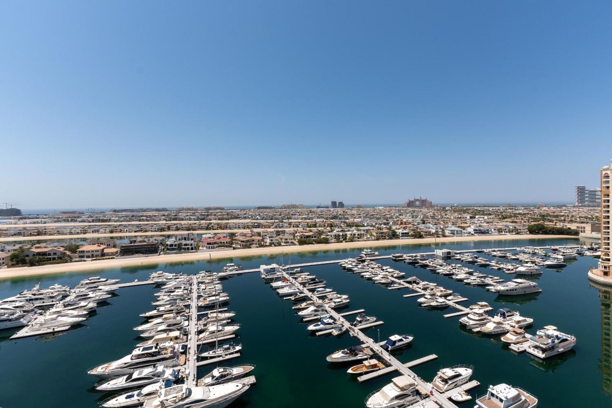 Oceana Residences, The Palm Jumeirah - Mint Stay Дубай Екстериор снимка