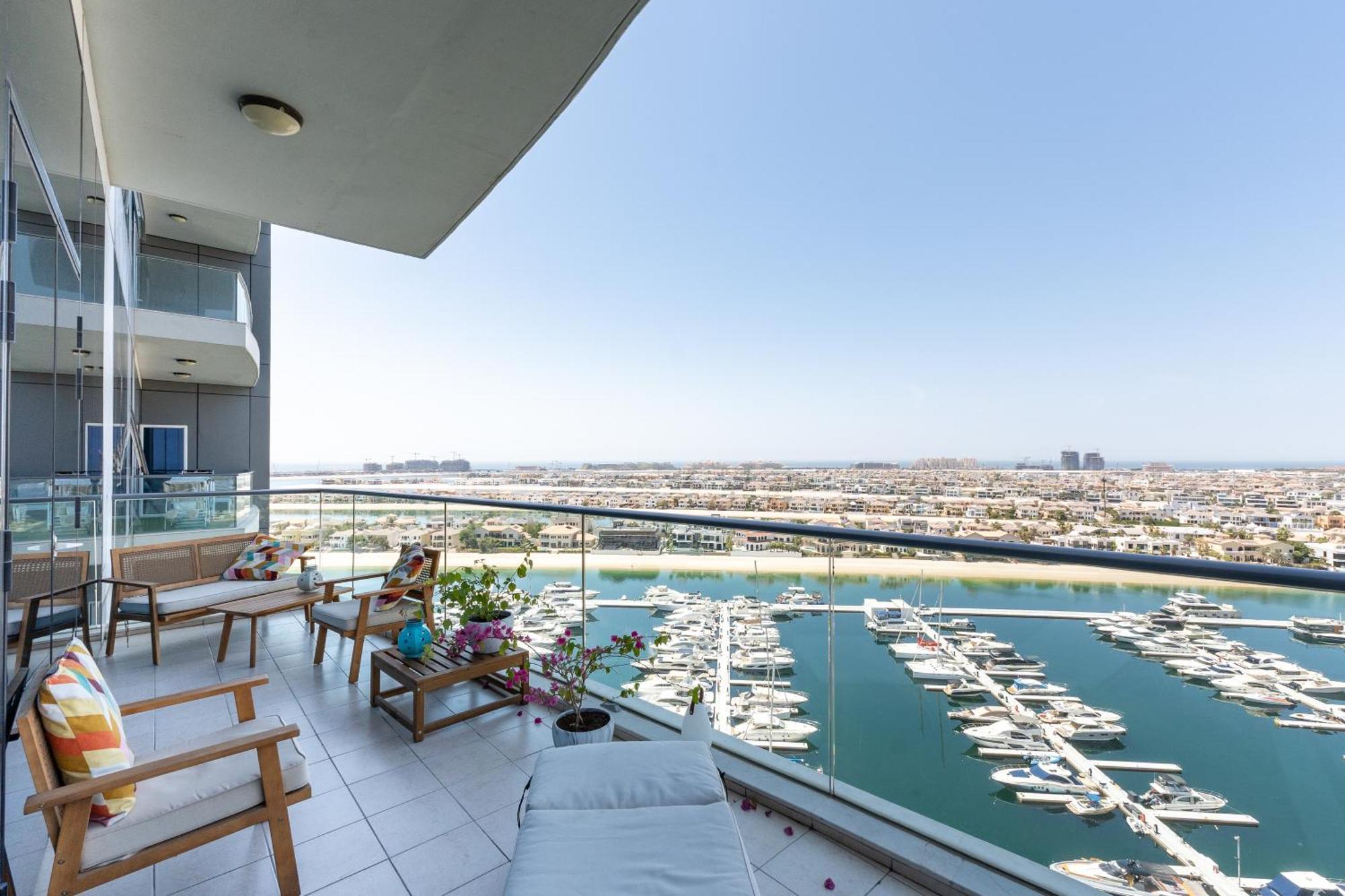 Oceana Residences, The Palm Jumeirah - Mint Stay Дубай Екстериор снимка
